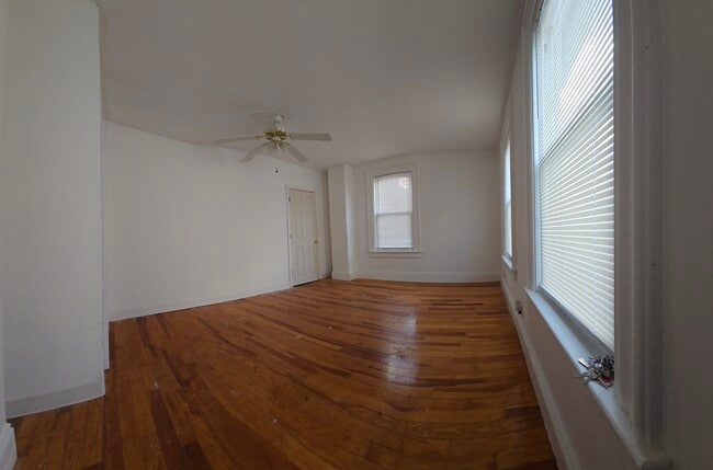 41 Collins St, Unit 2