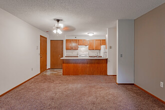 Maple Tree Villa Apartments in Buffalo, MN - Building Photo - Interior Photo