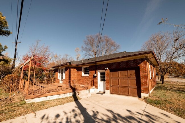 property at 1012 Hadley Ave