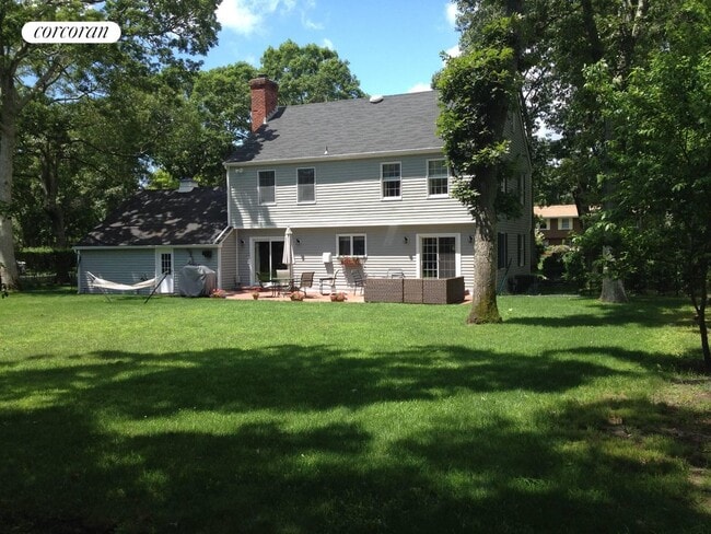 property at 11 Oak Ln