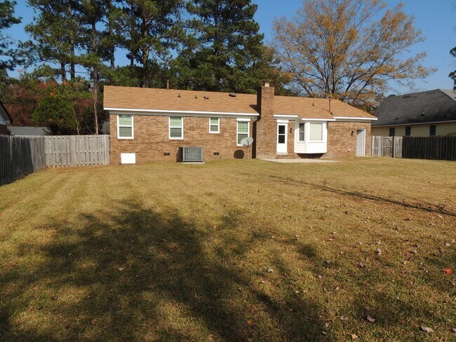 5823 Rivercroft Rd in Fayetteville, NC - Building Photo - Building Photo