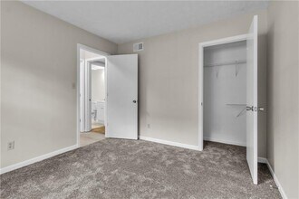 3040 Clearbrook Dr in Marietta, GA - Foto de edificio - Building Photo