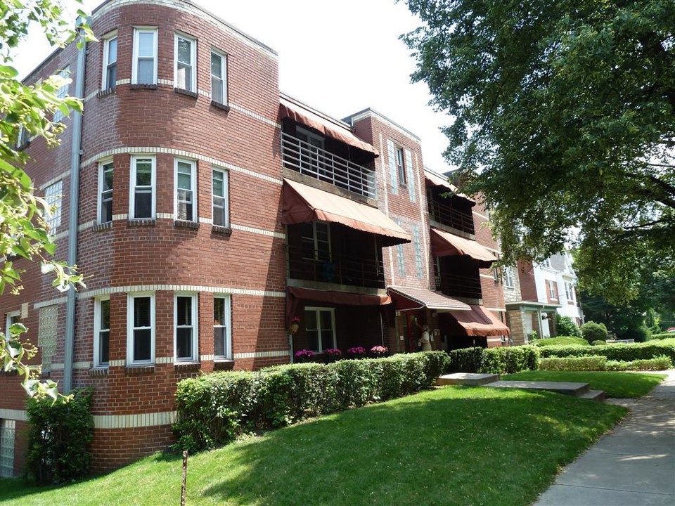 Point Breeze Manor in Pittsburgh, PA - Foto de edificio