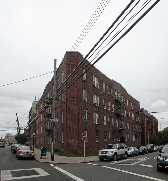 41-38 67th St in Woodside, NY - Building Photo