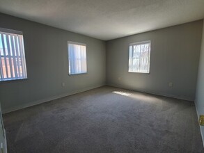 48 Peninsula Pl, Unit 3 in Boston, MA - Foto de edificio - Building Photo