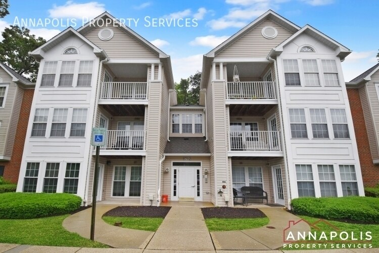 8702 Natures Trail Ct in Odenton, MD - Building Photo