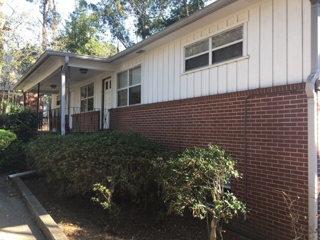 1857 Ivy Ln in Tallahassee, FL - Foto de edificio