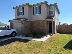 709 Yearwood Ln in Jarrell, TX - Building Photo - Building Photo
