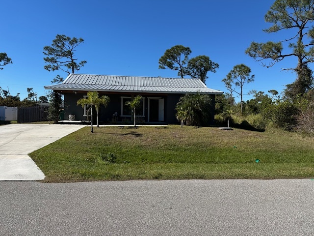 462 Millport St NW in Port Charlotte, FL - Building Photo