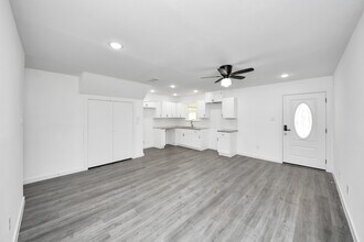 2322 Wavell St in Houston, TX - Building Photo - Building Photo