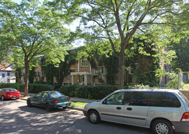 2609 16th Ave S in Minneapolis, MN - Foto de edificio - Building Photo