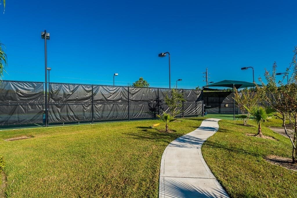 1902 Sparrows Ridge in Katy, TX - Building Photo
