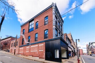 114 Main St in Woonsocket, RI - Building Photo - Building Photo