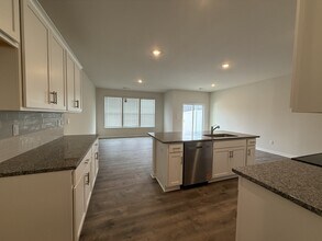 1475 Amberview Ln in Kernersville, NC - Building Photo - Building Photo