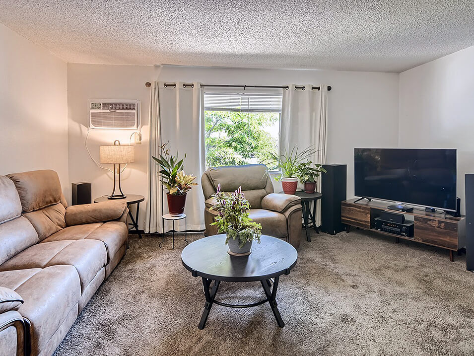Country Green Apartments in Canon City, CO - Building Photo