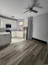 131 Lincoln Ave in Mineola, NY - Building Photo - Building Photo