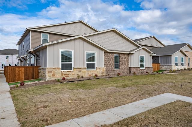 727 Wheatfield Dr in Venus, TX - Building Photo - Building Photo