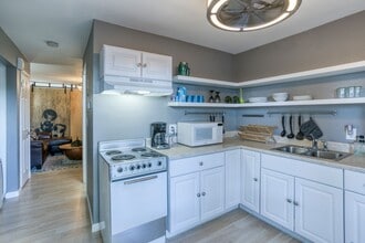 61 S Sable Blvd in Aurora, CO - Foto de edificio - Building Photo