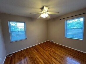 1102 Ralph Terrace in Richmond Heights, MO - Building Photo - Building Photo