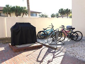 380 Base Ave E in Venice, FL - Building Photo - Building Photo