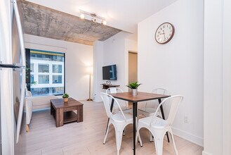 13 Rue Saint-Urbain in Montréal, QC - Building Photo - Building Photo