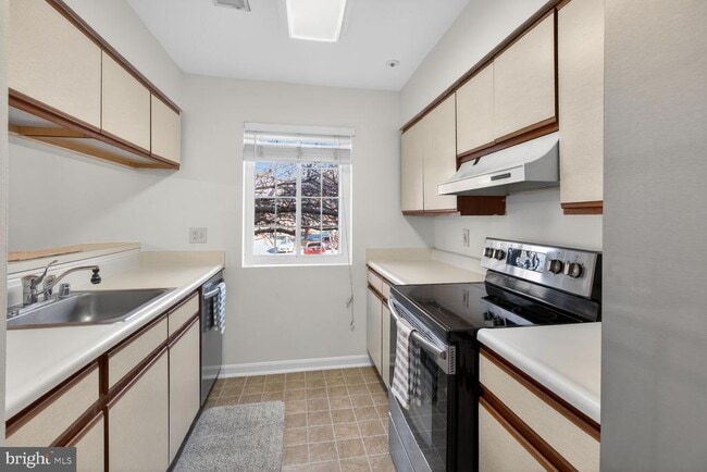 4950 Columbia Rd in Columbia, MD - Building Photo - Building Photo