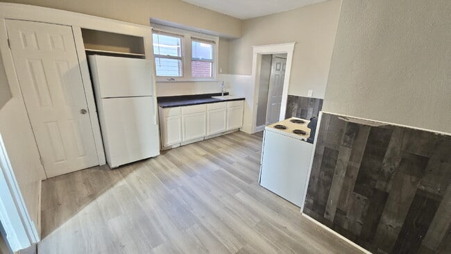 property at 5914 Lalite Ave