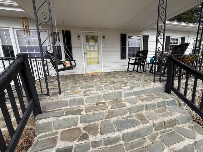 12477 N Old Moneta Rd in Moneta, VA - Building Photo - Building Photo