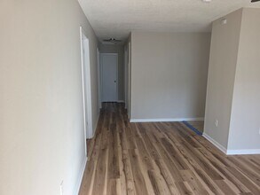8313 Tupelo Dr in Tampa, FL - Building Photo - Building Photo