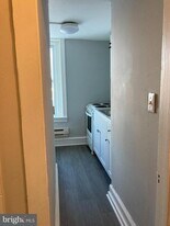 131 E Roosevelt Blvd in Philadelphia, PA - Building Photo