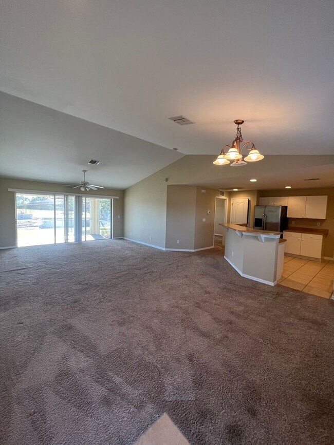 2620 NW 25th St in Cape Coral, FL - Building Photo - Building Photo