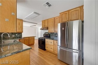 4351 Satinwood Dr in Las Vegas, NV - Building Photo - Building Photo