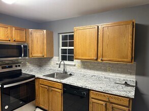 3474 Barkley Woods Rd in Windsor Mill, MD - Foto de edificio - Building Photo