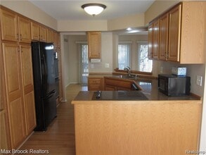 4250 Breckenridge Dr in West Bloomfield Township, MI - Building Photo - Building Photo