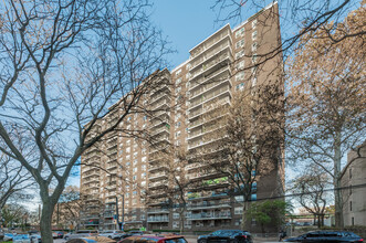 2550 Olinville Ave in Bronx, NY - Foto de edificio - Building Photo