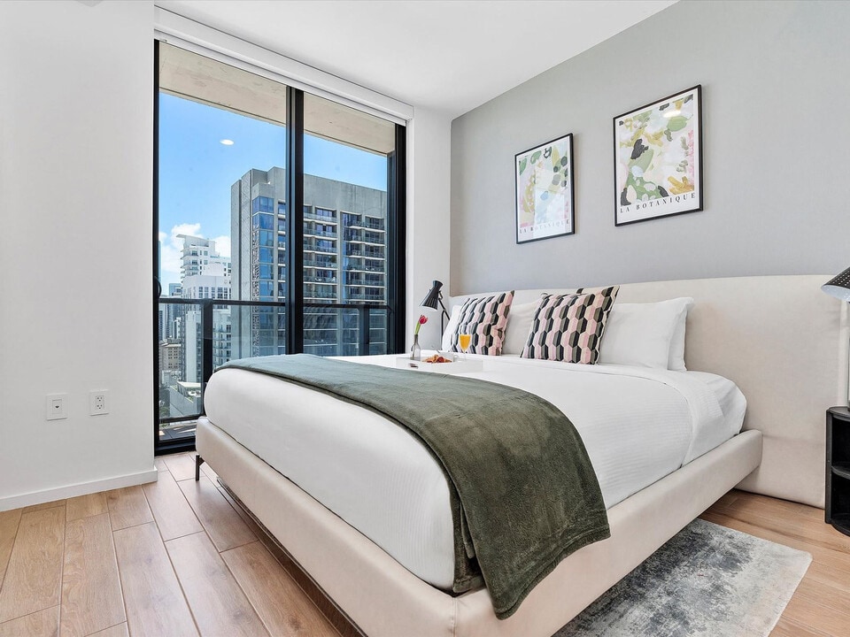 398 NE 5th St in Miami, FL - Building Photo