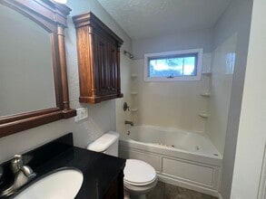 1760 Fairmont Dr in Springfield, IL - Building Photo - Building Photo