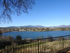 2070 Bechelli Ln in Redding, CA - Building Photo - Building Photo