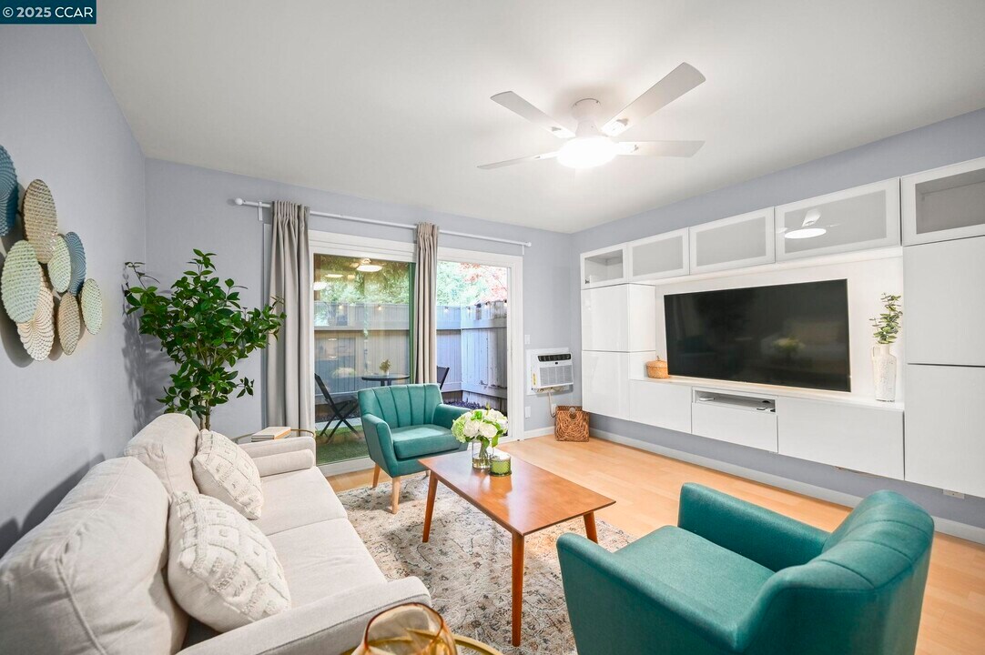 2560 Walnut Blvd in Walnut Creek, CA - Building Photo