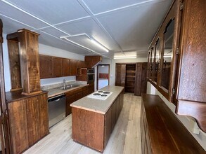 320 E Pine St in Rawlins, WY - Building Photo - Building Photo