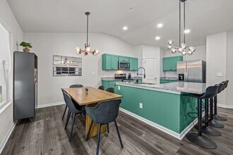 1405 Amberlight Cir in Salisbury, NC - Foto de edificio - Building Photo