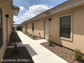 401 Newport Ave in Edinburg, TX - Building Photo - Building Photo