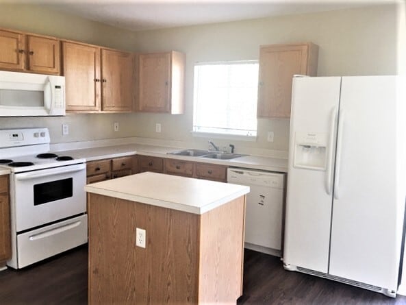 8021 Old London in North Charleston, SC - Building Photo - Building Photo
