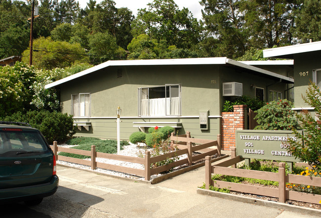 901 Village Ctr in Lafayette, CA - Foto de edificio - Building Photo