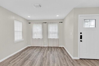1607 Carter St in Bastrop, TX - Building Photo - Building Photo