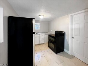1615 Evans Ave in Ft. Myers, FL - Building Photo - Building Photo