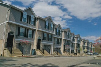 105 Katerina Dr in Monaca, PA - Building Photo - Building Photo
