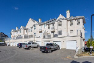 50 Westland Rd in Okotoks, AB - Building Photo