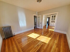 623 Fellsway, Unit 623 in Medford, MA - Foto de edificio - Building Photo