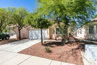 2316 Cut Bank Trail in Henderson, NV - Building Photo - Building Photo